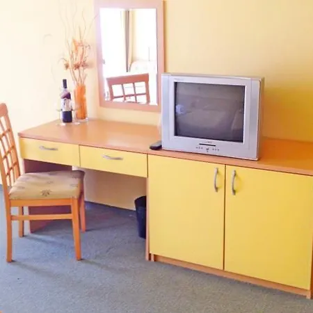 Отель Kalofer 3*