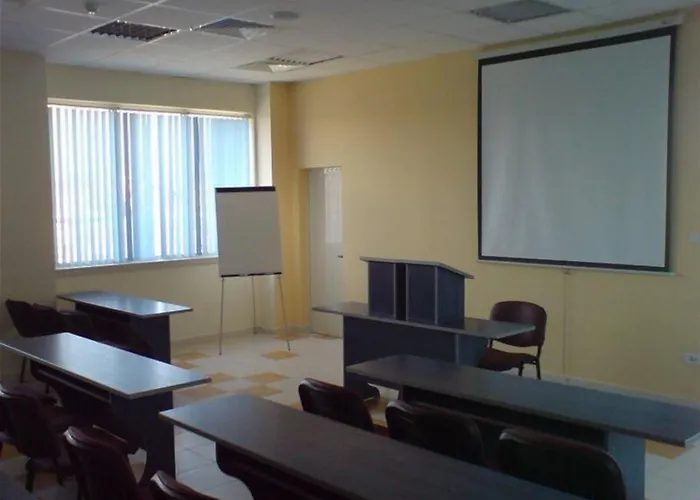 Отель Kalofer 3*